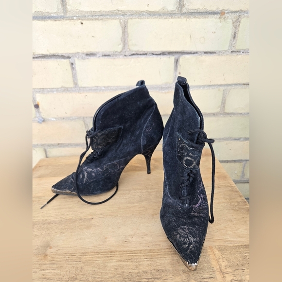 Vintage Suede Booties - Picture 12 of 12